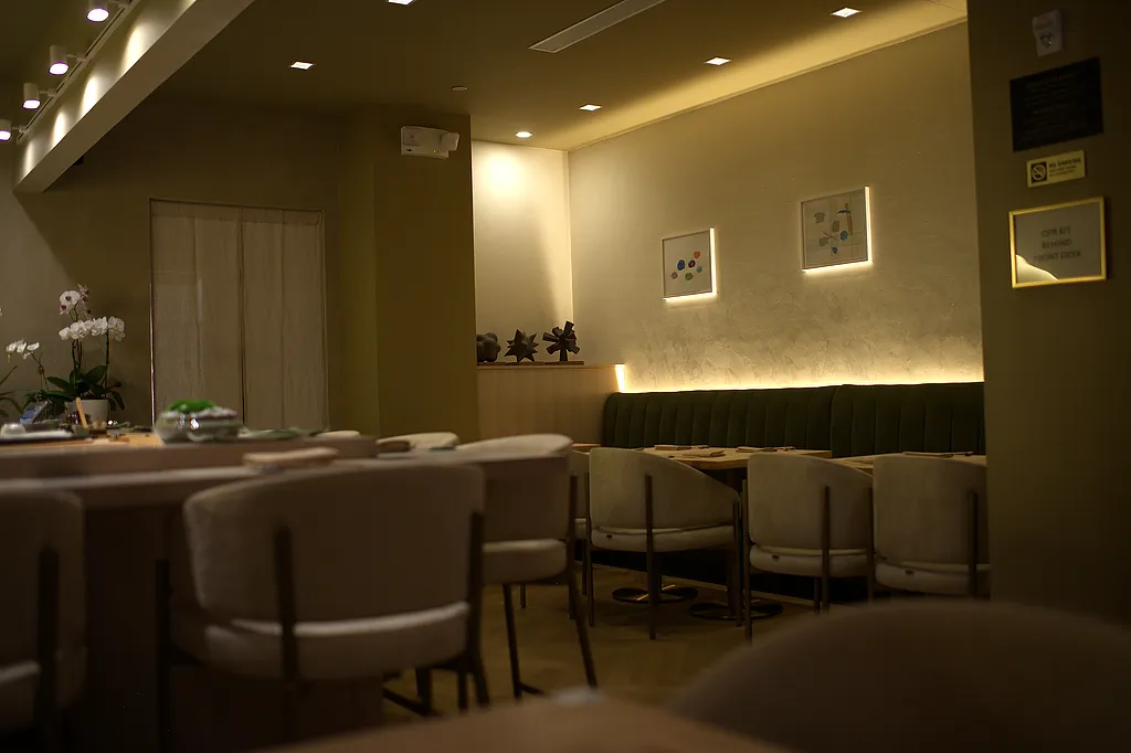 The dining room seen from the entrance